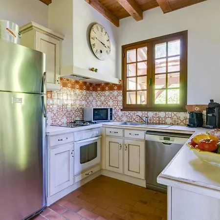 Sleeps 6 Pool Wifi