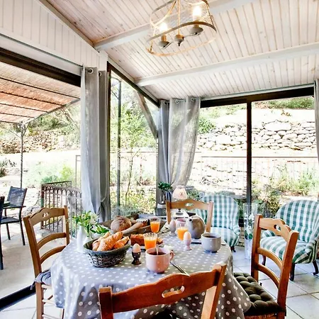 Sleeps 6 Pool Wifi
