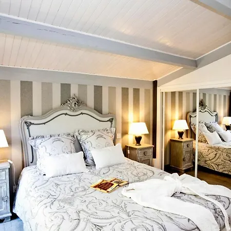 Villa Sleeps 6 Pool Wifi *